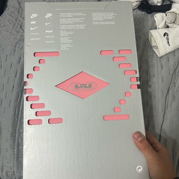 lebron 20 violet frost size 11 - Picture 10 of 14